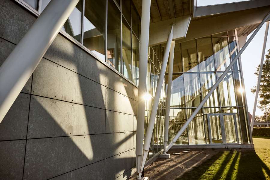 Foreninger samles bag stålfacade med karakter, Ringsted Sportscenter, Tværalle 8, 4100 Ringsted